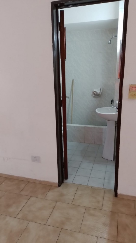 Alquiler anual monoambiente centrico 